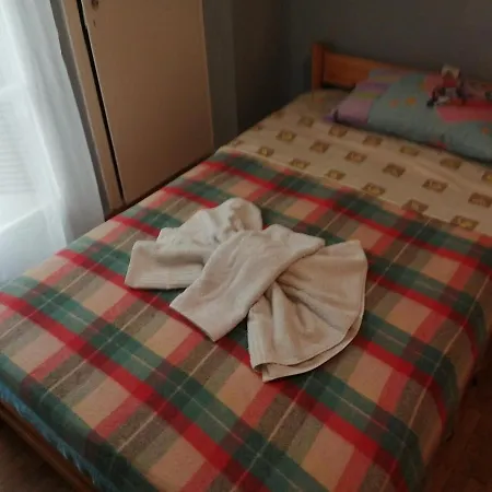 αpt.rooms. Axarnon Hostal